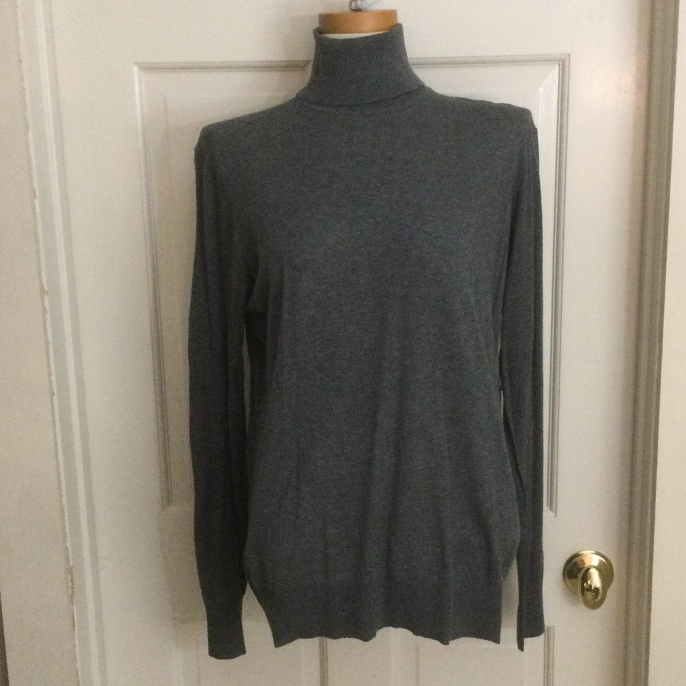 NWT! Worth Heather Grey Cotton Turtleneck Sweater